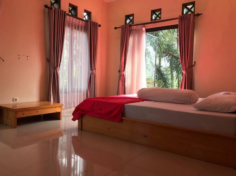 Villa Naumi Bandung Luaran gambar