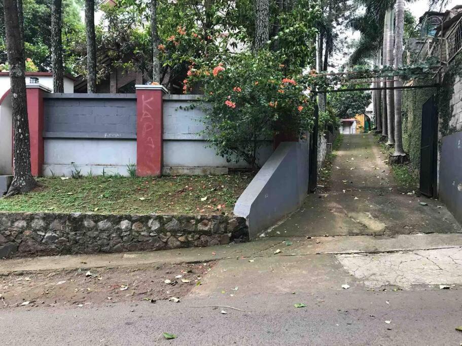 Villa Naumi Bandung Luaran gambar