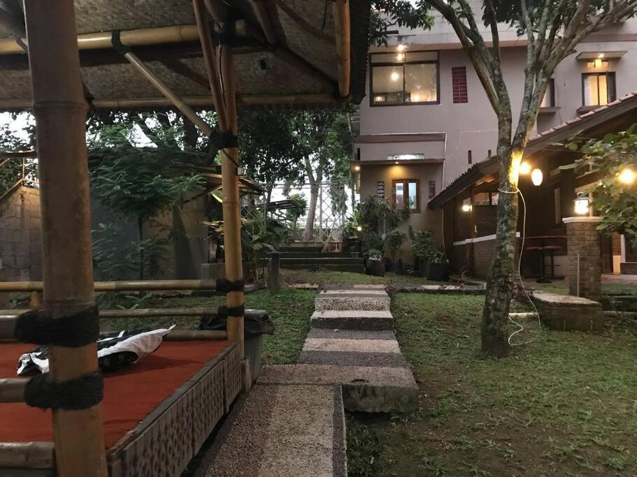 Villa Naumi Bandung Luaran gambar