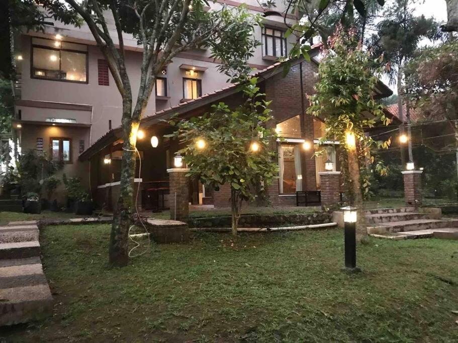Villa Naumi Bandung Luaran gambar