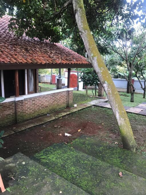 Villa Naumi Bandung Luaran gambar